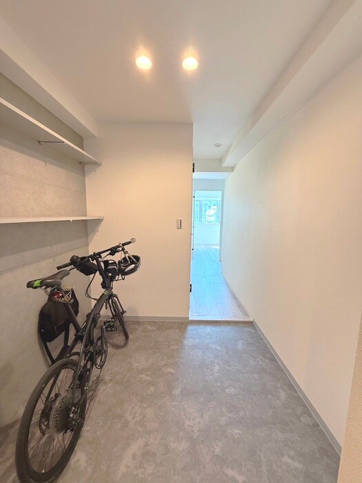 物件内観写真14　(玄関)