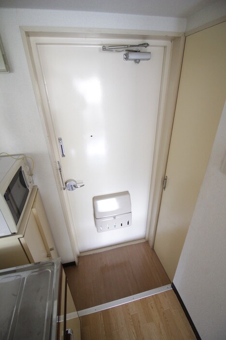 物件内観写真13　(玄関)