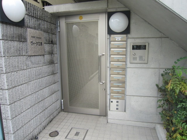 ヴィ－タ江原のエントランス部分