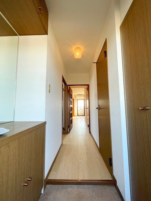 物件内観写真16　(玄関)