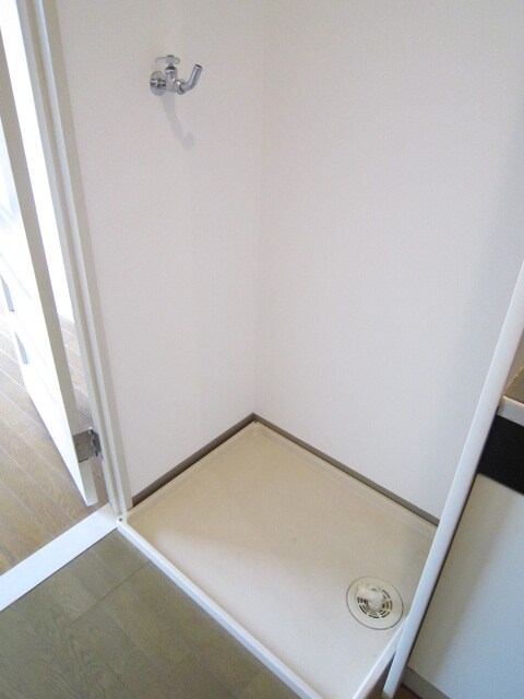 物件内観写真13　(洗濯機置場)