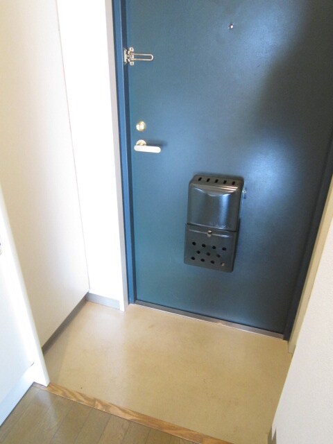 物件内観写真16　(玄関)