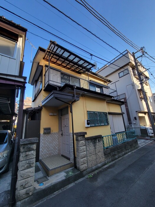 物件外観写真1　(エントランス部分)