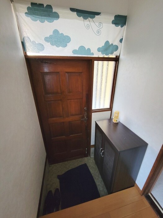 物件内観写真9　(玄関)