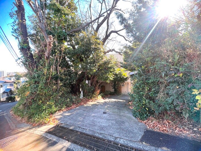 物件外観写真5　(エントランス部分)