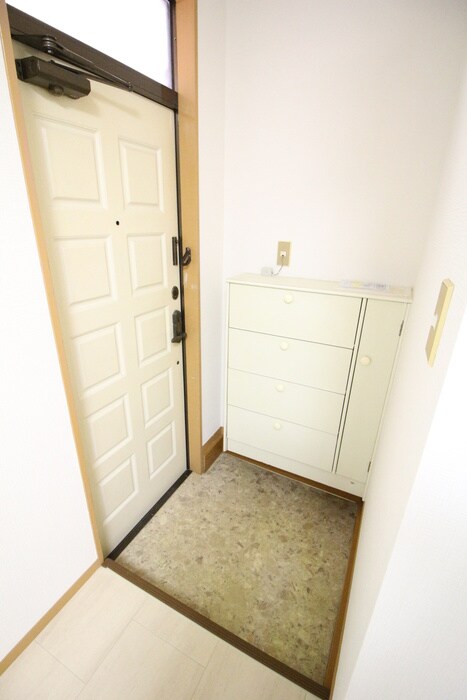 物件内観写真15　(玄関)