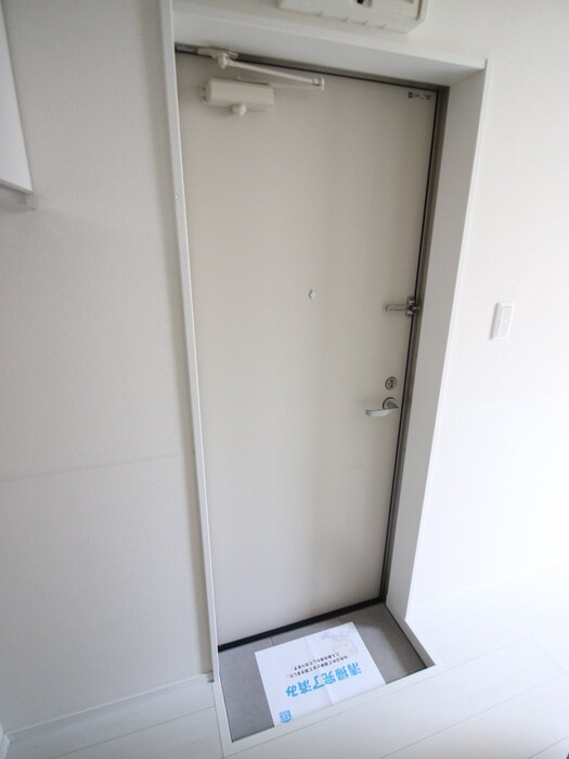 物件内観写真7　(玄関)