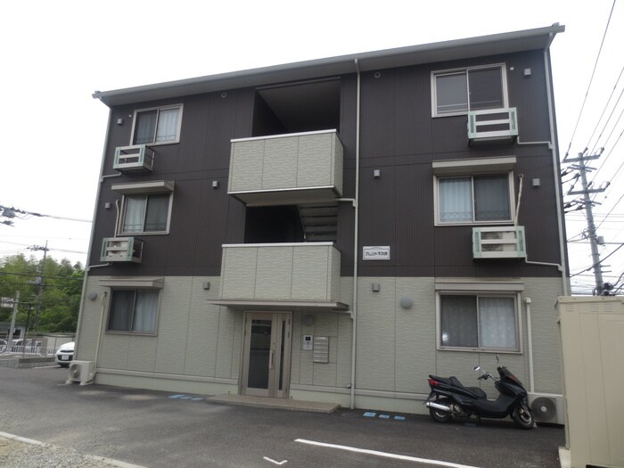 物件外観写真2　(外観写真)