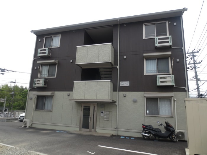 物件外観写真2　(外観写真)