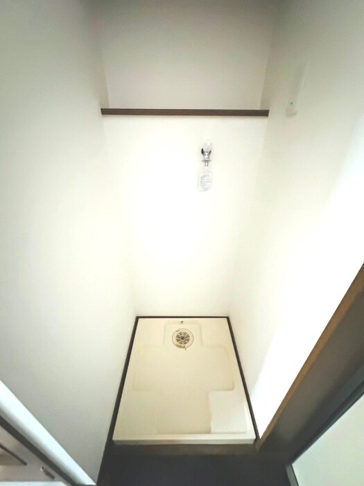 物件内観写真18　(洗濯機置場)