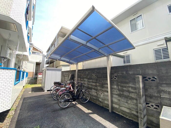 物件外観写真4　(駐輪場)