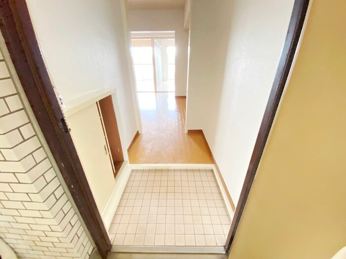 物件内観写真14　(玄関)