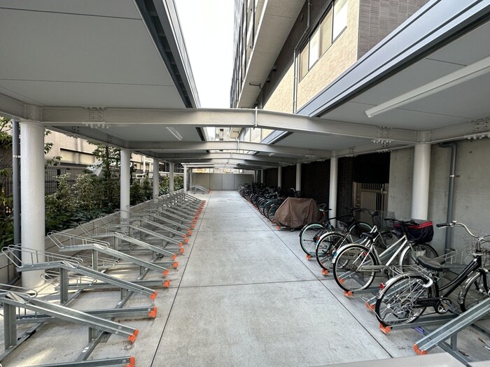 物件外観写真4　(駐輪場)