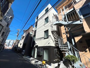 Ys Court Naki外観写真