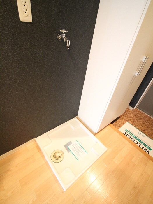 物件内観写真15　(洗濯機置場)