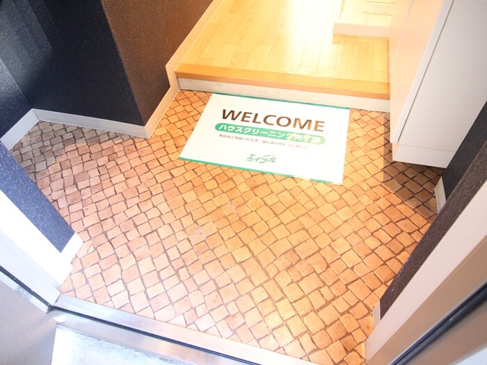 物件内観写真16　(玄関)