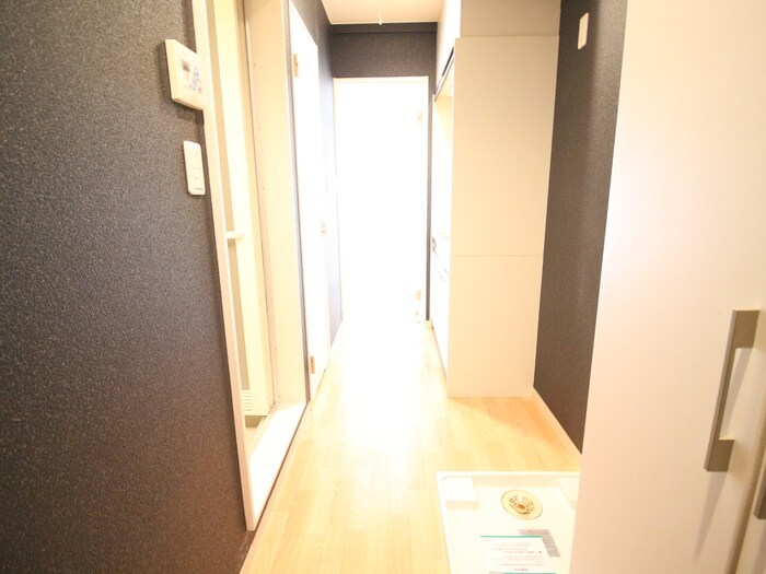 物件内観写真18　(廊下)
