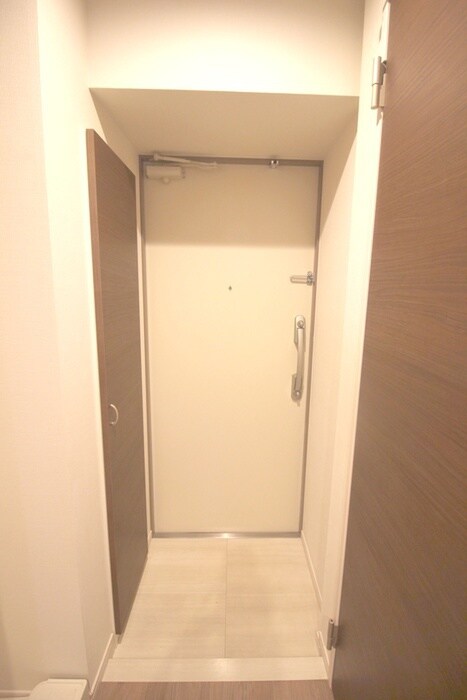 物件内観写真11　(玄関)
