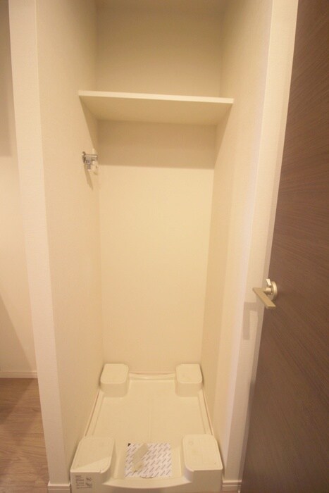 物件内観写真13　(洗濯機置場)