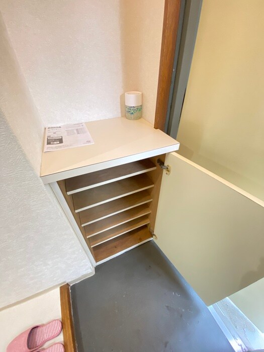 物件内観写真5　(靴箱)