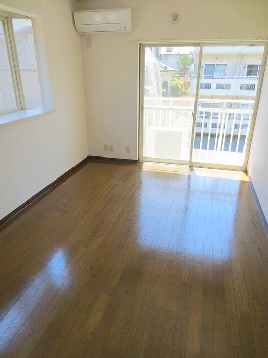 物件内観写真4　(居室)