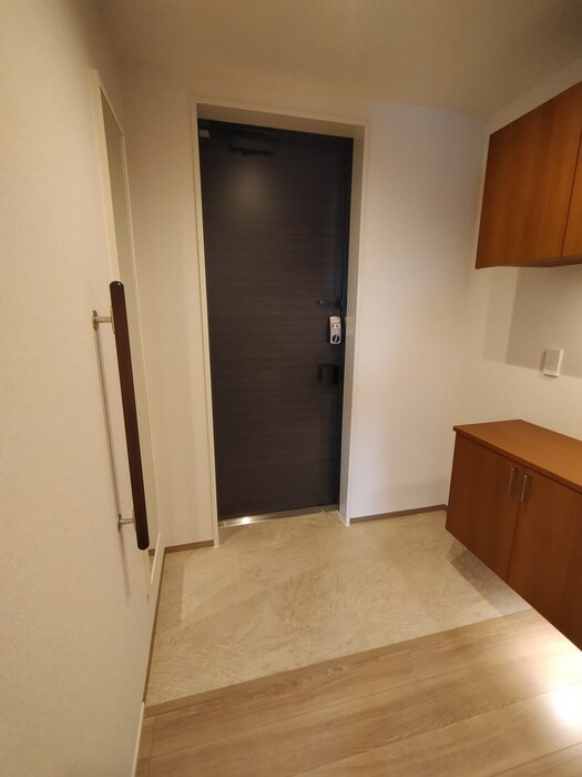 物件内観写真18　(玄関)