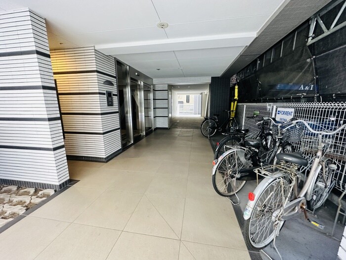 物件外観写真3　(駐輪場)