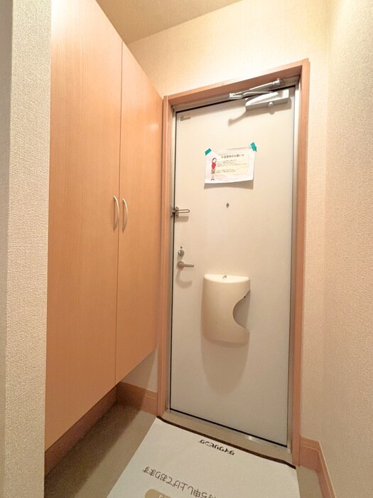 物件内観写真17　(玄関)
