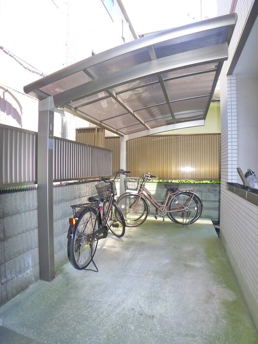 物件外観写真5　(駐輪場)
