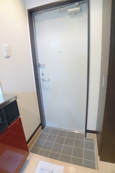 物件内観写真16　(玄関)