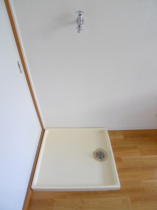 物件内観写真13　(洗濯機置場)