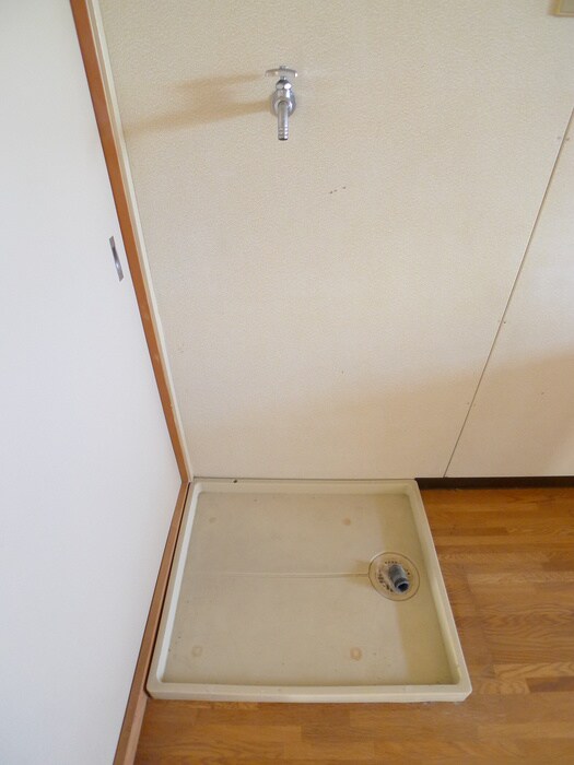 物件内観写真13　(洗濯機置場)