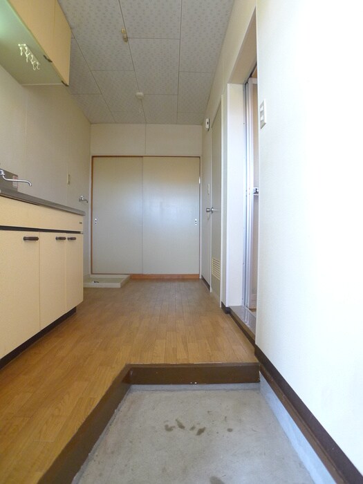 物件内観写真16　(玄関)