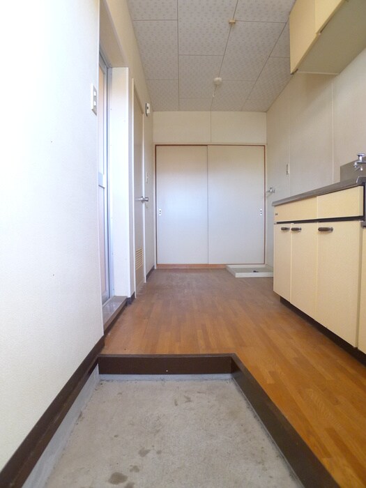 物件内観写真16　(玄関)