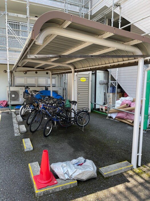 物件外観写真6　(駐輪場)
