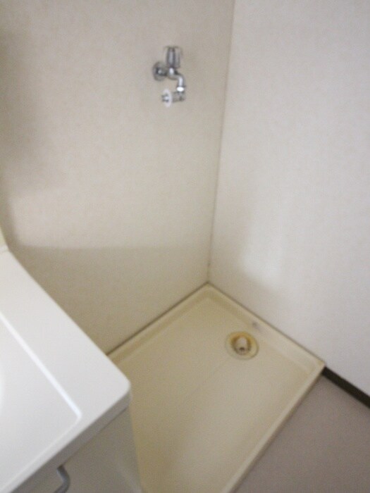 物件内観写真15　(洗濯機置場)