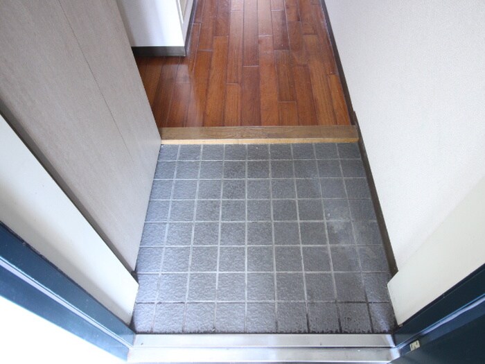 物件内観写真16　(玄関)