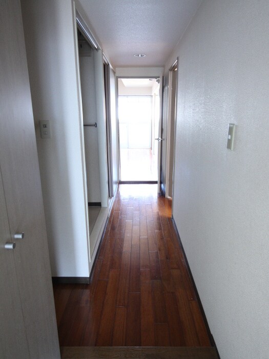 物件内観写真19　(廊下)