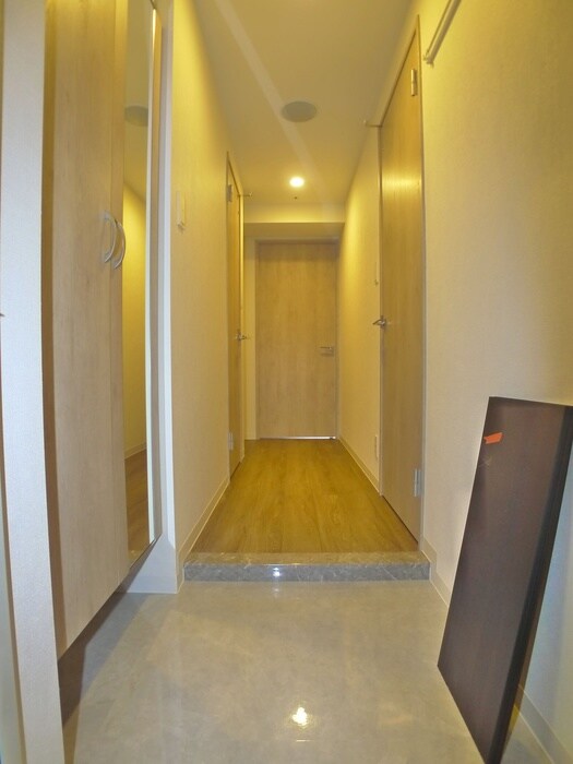 物件内観写真7　(玄関)