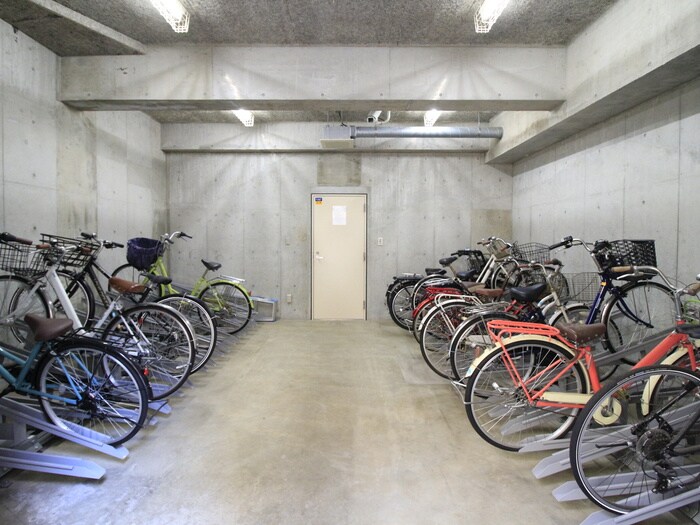 物件外観写真5　(駐輪場)