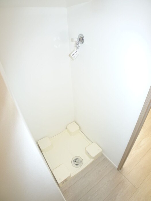 物件内観写真18　(洗濯機置場)