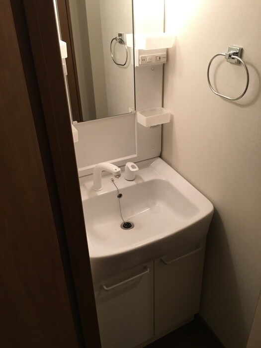 物件内観写真8　(洗面)