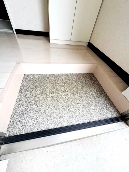 物件内観写真14　(玄関)