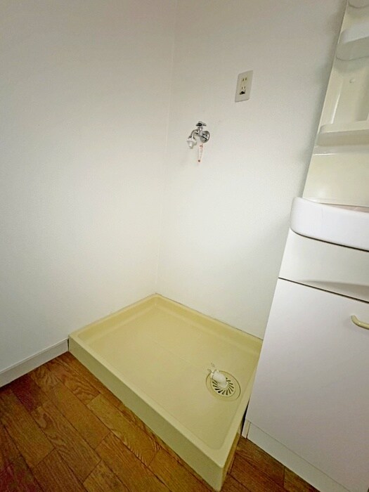 物件内観写真13　(洗濯機置場)