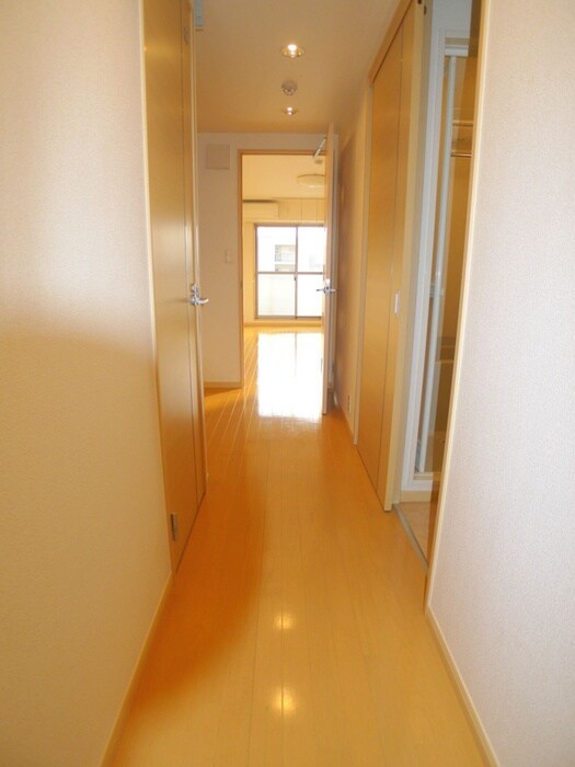 物件内観写真6　(玄関)