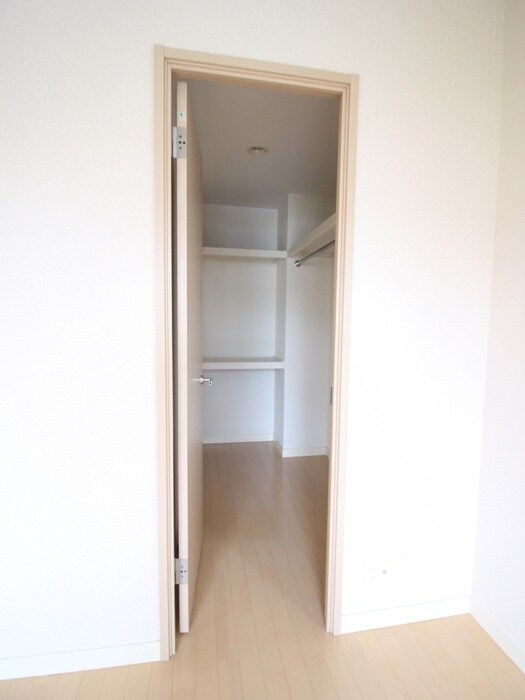物件内観写真12　(収納)
