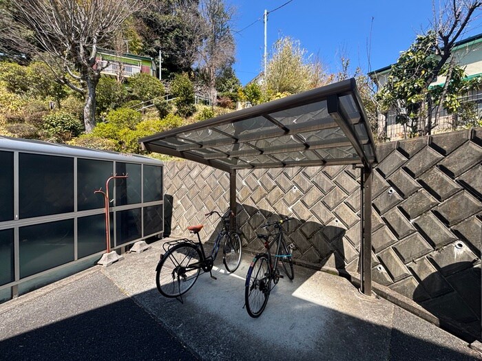 物件外観写真3　(駐輪場)