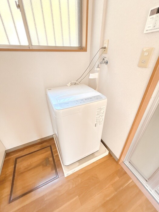 物件内観写真16　(洗濯機置場)