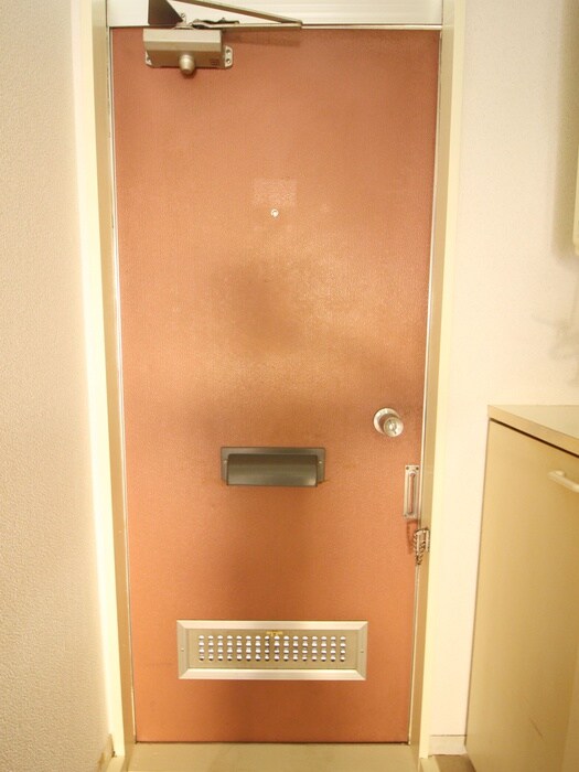 物件内観写真9　(玄関)