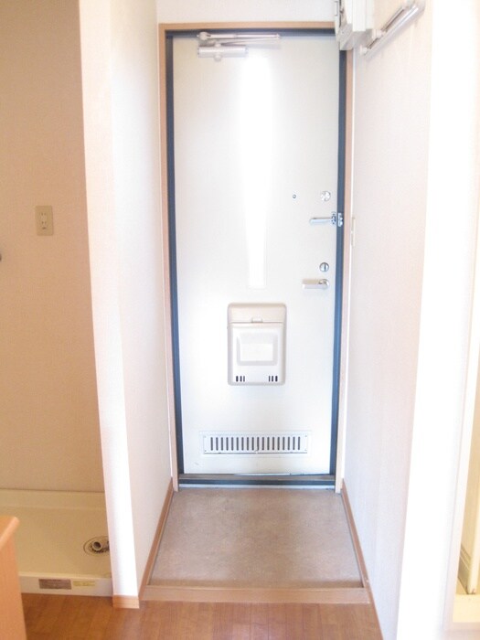 物件内観写真7　(玄関)